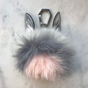Kendall & Kylie BEE Pom Pom Keychain